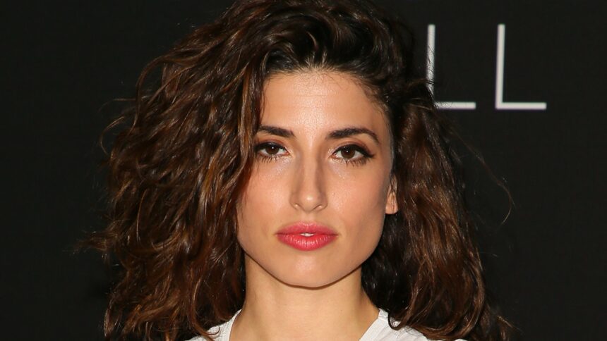 La star di 'Goliath' Tania Raymonde chiama poliziotti per presunto visitatore indesiderato