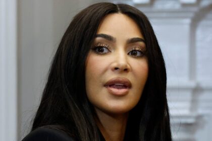 Inizia la prova della rapina di gioielli di Kim Kardashian Paris, una collana da $ 24k lasciata cadere in vacanza