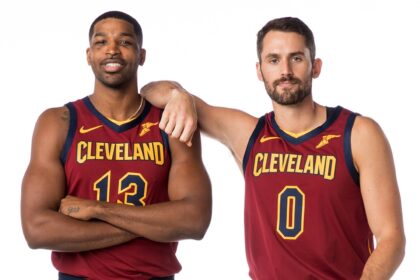 Tristan Thompson conforta Kevin Love dopo la morte di papà