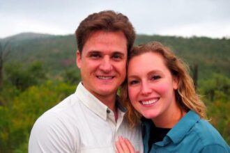 La moglie del medico delle Hawaii ha concesso l'ordine restrittivo dopo il tentativo di omicidio