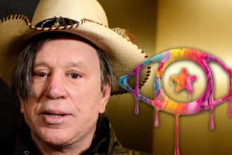 Mickey Rourke Eyes Eyes, dice "Celebrity Big Brother" Axing gli è costato un grande giorno di giorno di paga