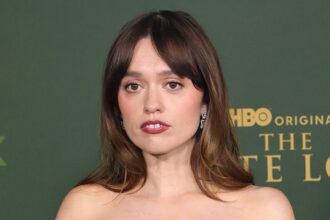 White Lotus 'Aimee Lou Wood reagisce a "significare" parodia SNL