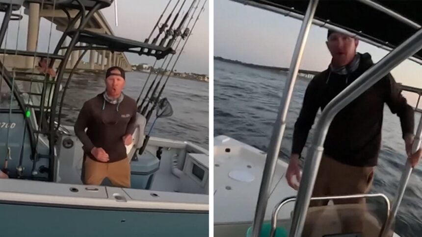 I diportisti si mettono in selvaggio e riscaldato di confronto sulle acque della Florida, poliziotti che indagano