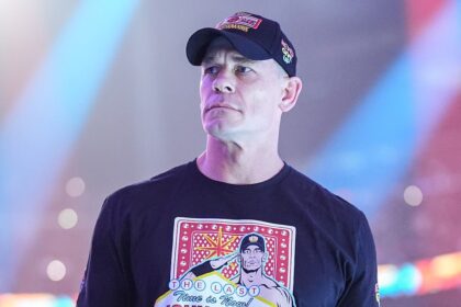 John Cena ottiene un trapianto di capelli dopo il bullismo sul punto calvo
