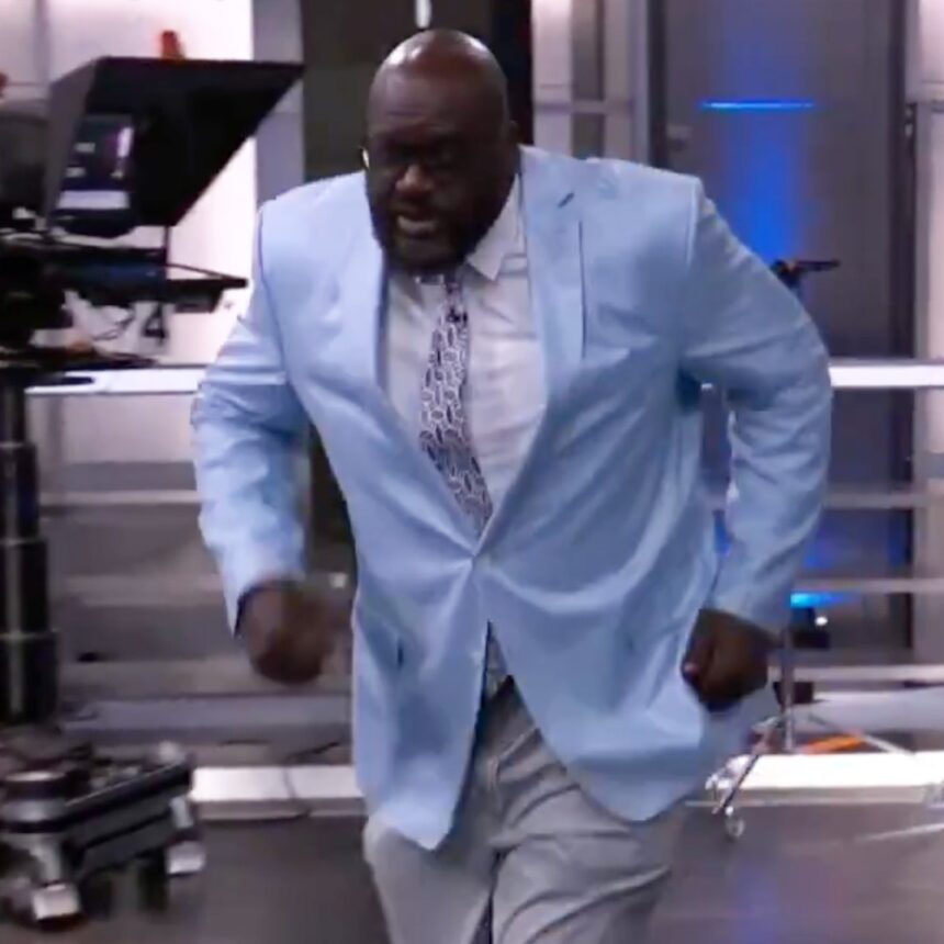Shaq ha un'emergenza del bagno in TV in diretta