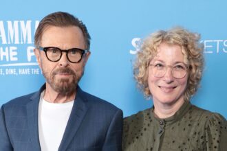 Björn Ulvaeus, membro ABBA, affronta il divario di età di 28 anni con la moglie