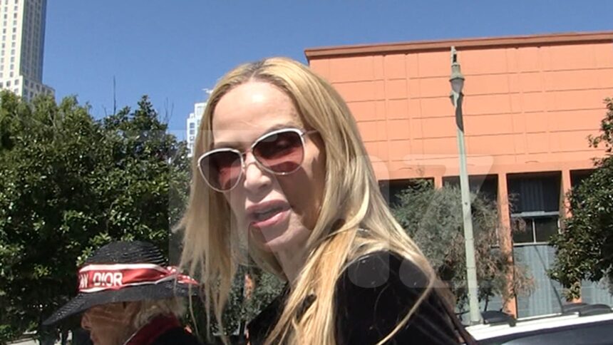 Christina Fulton dice che Val Kilmer è stata molto generosa con lei sul set di "porte"