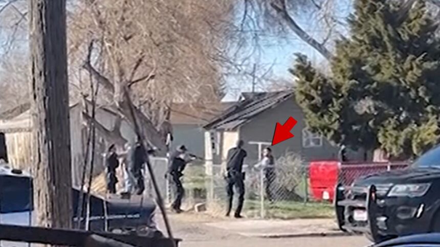 Il video mostra i poliziotti Idaho che sparano adolescenti che brandiscono il coltello, la famiglia dice che è autistico