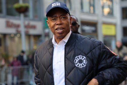 Perché Eric Adams è stato incriminato? Le accuse del sindaco di New York - Hollywood Life