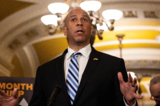 Cory Booker sta ancora parlando? Per quanto tempo è durato il suo filibuster - Hollywood Life