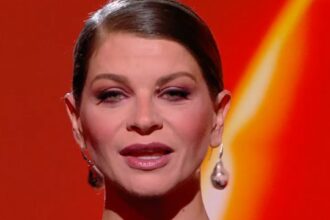 ''Vivo gioia, impazienza, paura profonda'': Alessandra Amoroso, incinta di 4 mesi, si commuove in tv parlando della gravidanza - Gossip.it