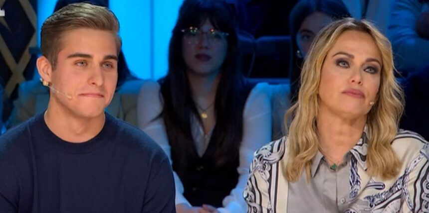 ''Quando ho parlato di Laura, ho infierito un po'': Sonia Bruganelli pentita dell'attacco alla Freddi, va in tv col figlio Davide - Gossip.it