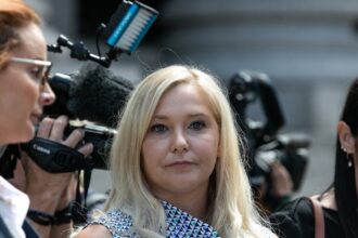 Virginia Giuffre, Jeffrey Epstein Accuser, muore per suicidio