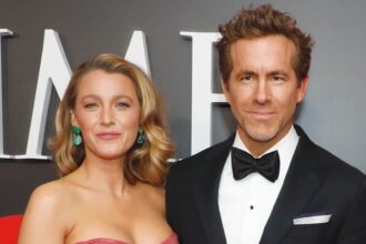 Ryan Reynolds elogia Blake Lively tra le cause di Justin Baldoni