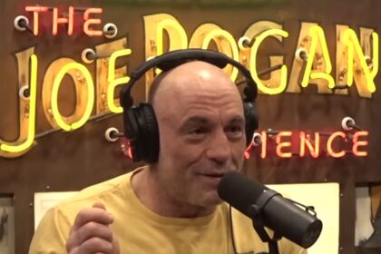 Joe Rogan prende in giro il volo spaziale per tutte le femmine di Katy Perry su origine blu