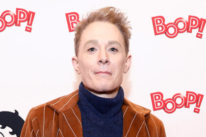 L'argilla di American Idol Aiken fa rara apparizione con il figlio di Lookalike Parker per "Boop!" Di Broadway Apertura