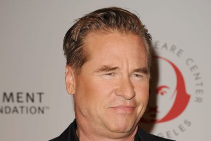 Le celebrità reagiscono alla morte di Val Kilmer