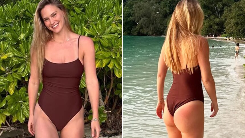 Modello israeliano Bar Refaeli-Buns on Blast on Tropical Bae-Cay!