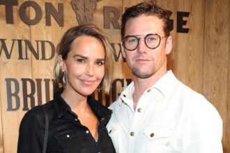 Vampire Diaries Costars Arielle Kebbel, Zach Roerig si frequentano