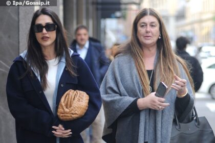 Cecilia Rodriguez nell'attesa che la cicogna spicchi il volo si dedica allo shopping di lusso con mamma Veronica a Milano: foto - Gossip.it