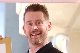 Macaulay Culkin fornisce aggiornamenti sugli allontani da suo padre