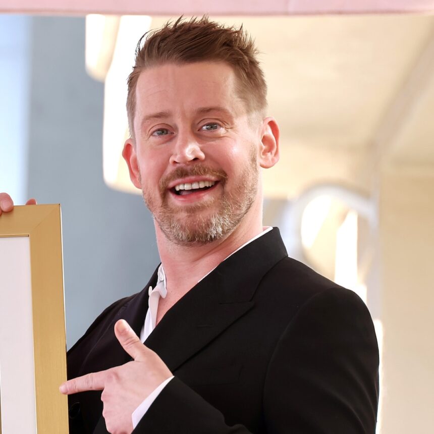 Macaulay Culkin fornisce aggiornamenti sugli allontani da suo padre