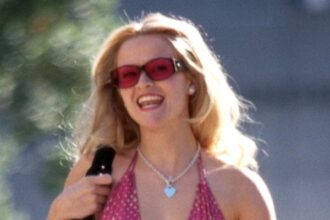 Reese Witherspoon rivela una foto prequel legalmente bionda