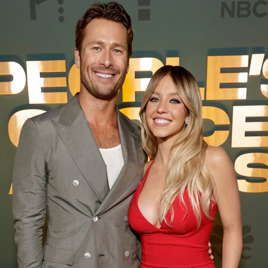 Glen Powell dettaglio Sydney Sweeney Reunion al matrimonio di sorella