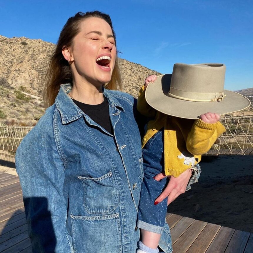 Tutto da sapere sulla vita della mamma di Amber Heard lontano da Hollywood