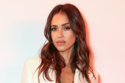 Jessica Alba, Ana Navarro Difende Blue Origin Space Trip in Critica