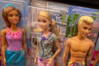 Come preparare la bambola di Ai Barbie
