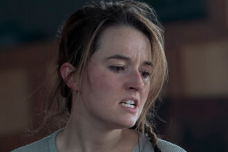 Kaitlyn Dever ha sparato a quella scena di Abby-Joel "ultima di noi" 3 giorni dopo il funerale di sua madre, parla di come ciò le abbia influenzato