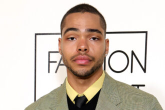 The White Lotus 'Nicholas Duvernay è l'ultima aggiunta di casting al film "Im Remours Of Lui" di Colleen Hoover