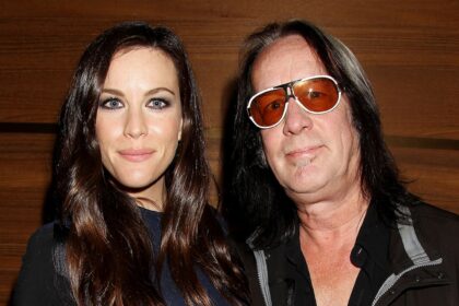 Dove la figlia di Steven Tyler, Liv Tyler, si trova con il papà legale Todd Rundgren