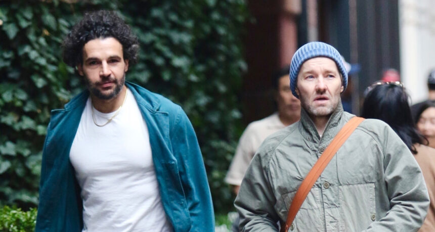 Joel Edgerton si incontra con il co-protagonista di 'It's Come Night' Christopher Abbott per il giorno fuori a New York