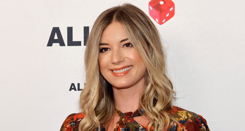Emily Vancamp imposta il ritorno TV in "Prejudice", la serie trova Network Home