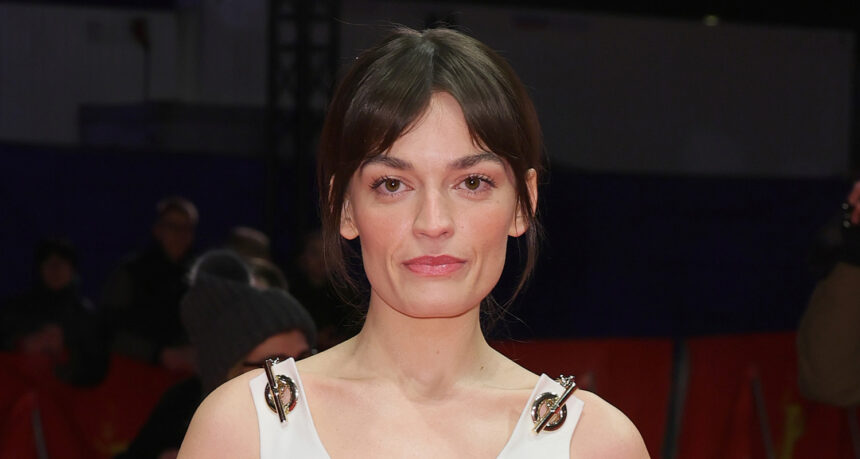 Il primo cast di Emma Mackey in "Chronicles of Narnia" di Greta Gerwig, suonerà White Witch