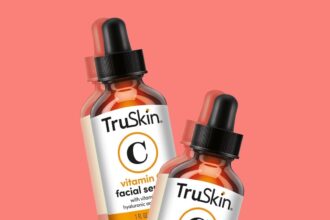 Questo siero di vitamina C da $ 19 ha oltre 98.000 recensioni a 5 stelle e è in vendita