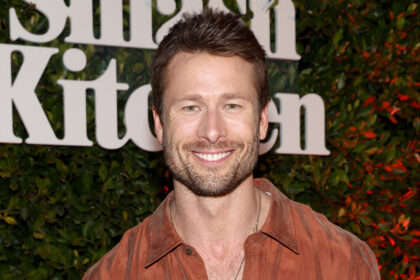 Glen Powell lancia un nuovo marchio alimentare Smash Kitchen con evento stellato a Los Angeles