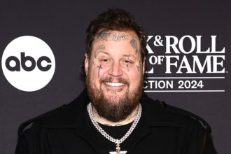 Jelly Roll condivide i dettagli di TMI su come fare la cacca sul palco