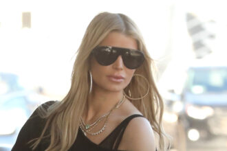 Jessica Simpson ha individuato all'aeroporto in un recente avvistamento con Eric Johnson