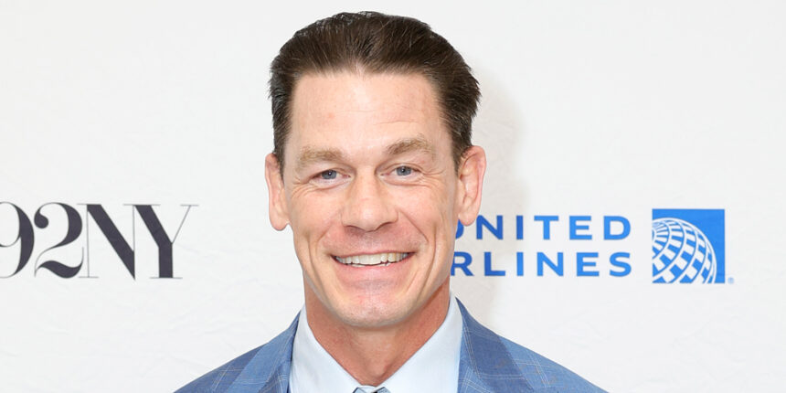 John Cena dice che il "bullismo" dai fan "lo ha spinto" a ottenere un trapianto di capelli
