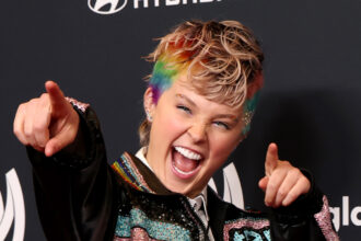 Jojo Siwa aggiorna i pronomi su "Big Brother UK"