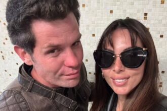 ''Pace fatta'': Micol Olivieri e Niccolò Centioni de 'I Cesaroni' fanno pace al funerale di Antonello Fassari dopo anni gelo - Gossip.it