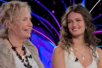 Licia Colò presenta in televisione la figlia Liala, avuta con l'ex marito: ''Dicono tutti che è uguale ad Alessandro'' - Gossip.it