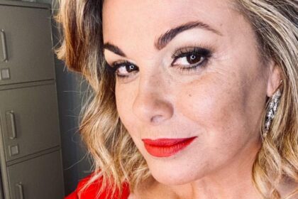 ''Vivo bene la mia età, rughe comprese'': Vanessa Incontrada svela però di tenere una settimanale di vent'anni fa sul comodino - Gossip.it