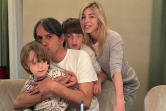 Simone Inzaghi festeggia 49 anni a casa con la moglie Gaia Lucariello e i figli Lorenzo e Andrea - Gossip.it