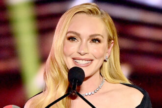 Lindsay Lohan onorato con Vanguard Award al Cinemacon 2025!