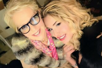 ''Mi ha detto cose irripetibili'': Valeria Marini per la prima volta racconta di più sulla rottura con la madre Gianna - Gossip.it