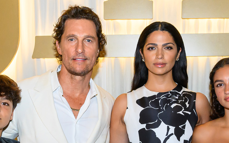 Matthew McConaughey e moglie Camila fanno rara apparizione con tutti e tre i bambini all'evento di beneficenza in Texas